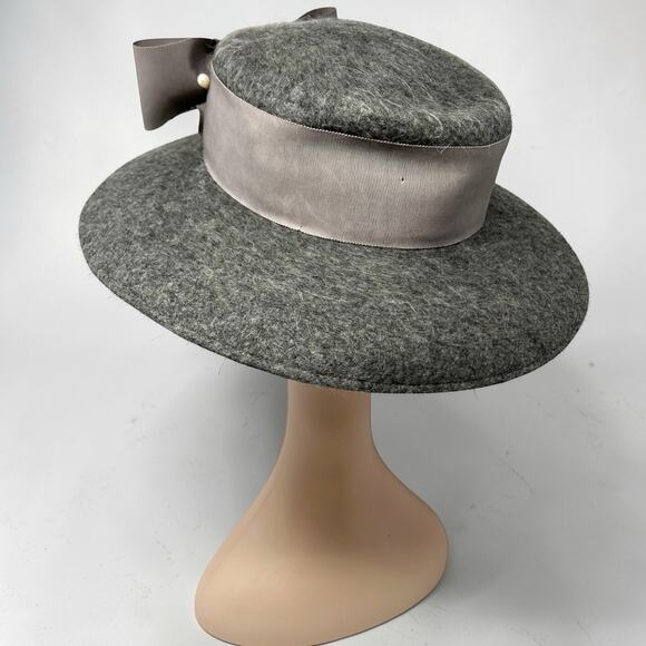 1960s Gray Wool Halo Hat Back Bow Faux Pearl Hat Pin Jackie O Mid Century main image 6